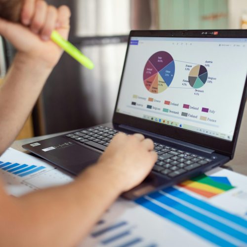 Mães Solo na Era Digital: Transformando Desafios em Oportunidades de Renda